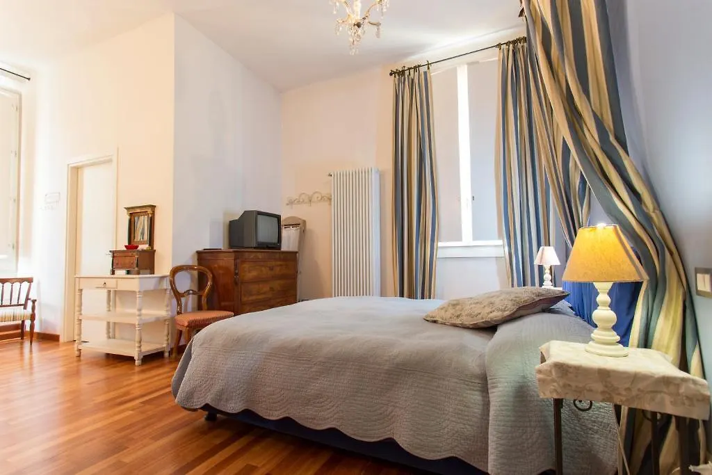 Casa Ilaria Bed & Breakfast Bologna 3*,  Italy