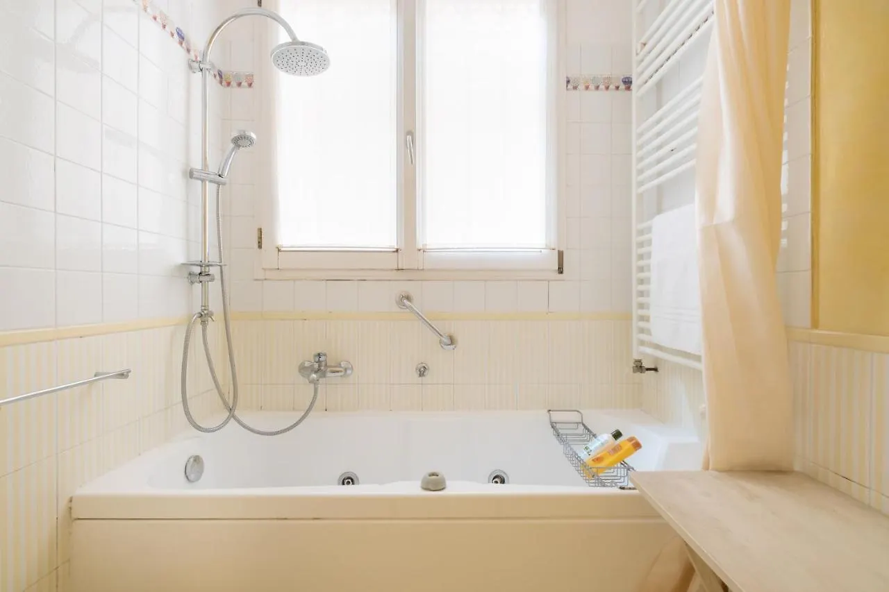 Casa Ilaria Bed & Breakfast Bologna Italy