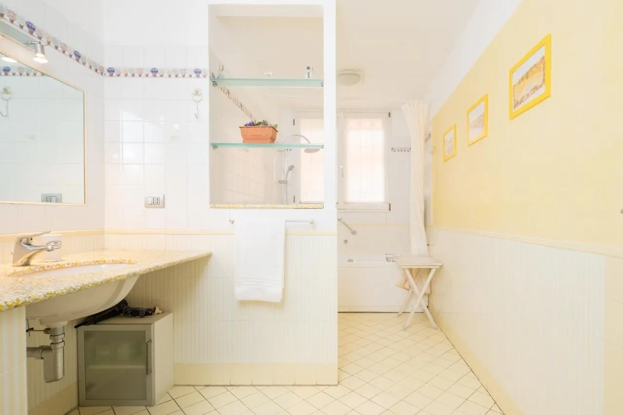 Casa Ilaria Bed & Breakfast Bologna Italy